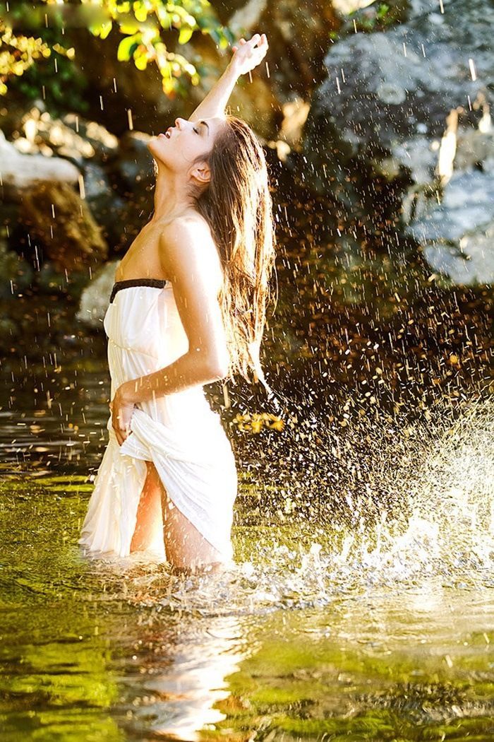 Marie Avgeropoulos in Peshawar