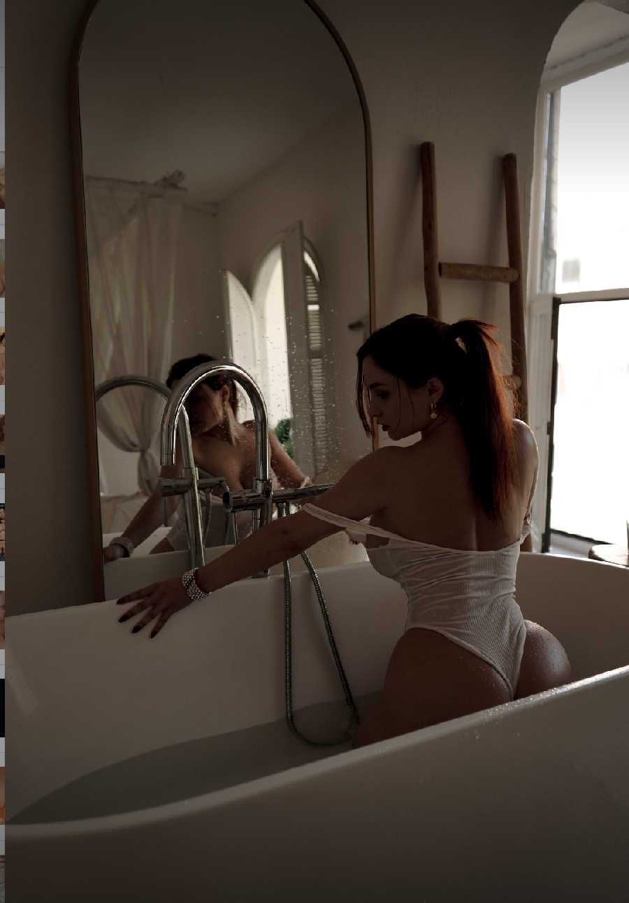 A playful frame from Miranda Faith nude — online in Peshawar