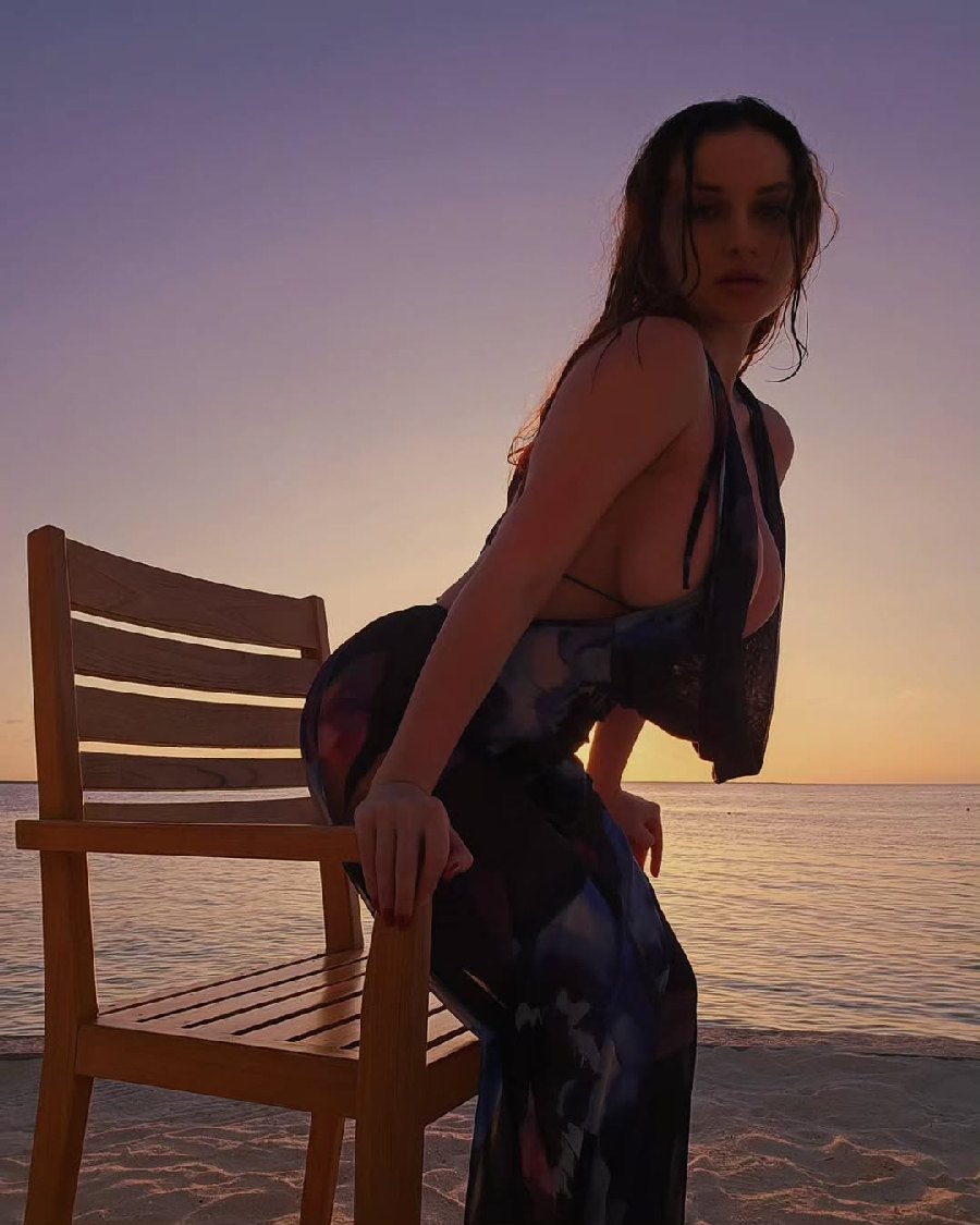 Sexy girl Miranda Faith nude in Peshawar