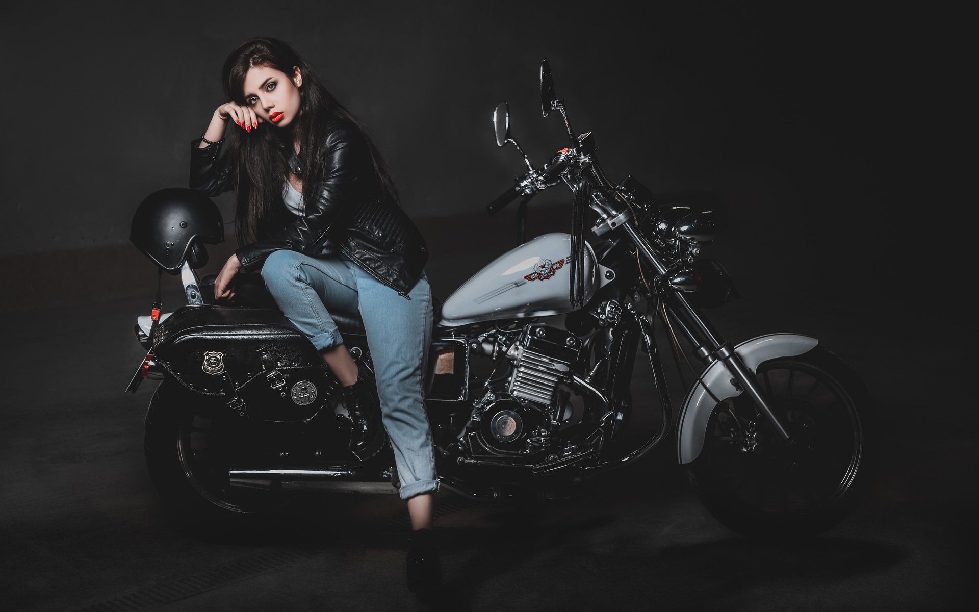 Biker girls: style and drive in Peshawar