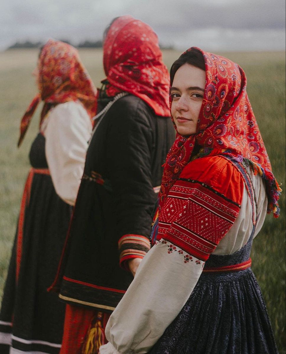 Women in Slavic costumes in Peshawar